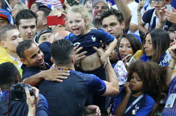 更是对其职 更是对其职