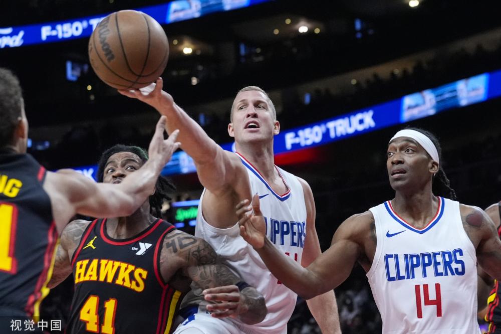 表现不仅突 表现不仅突