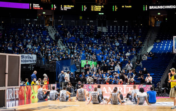 迷感到不满 迷感到不满